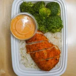 “Fried” chicken, white rice, broccoli & chipotle